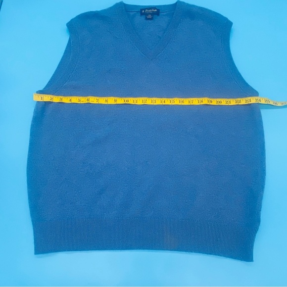 Vintage Brooks Brothers Sweater Vest Mens Medium Blue Cashmere Scotland XXL - Picture 3 of 5
